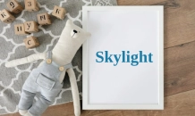 Frame Your Memories: Skylight Frame Simple Elegance for Digital Delight
